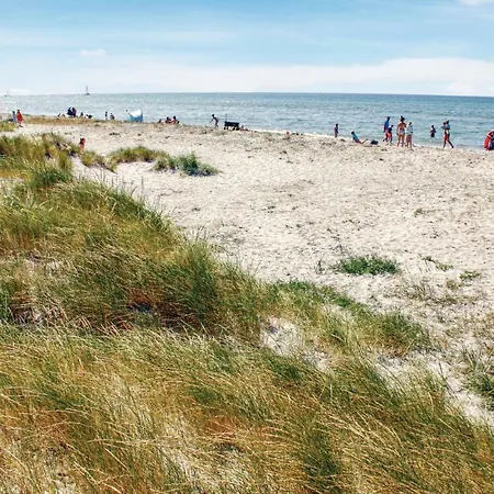 Semesterbostad Three-bedroom Holiday In *