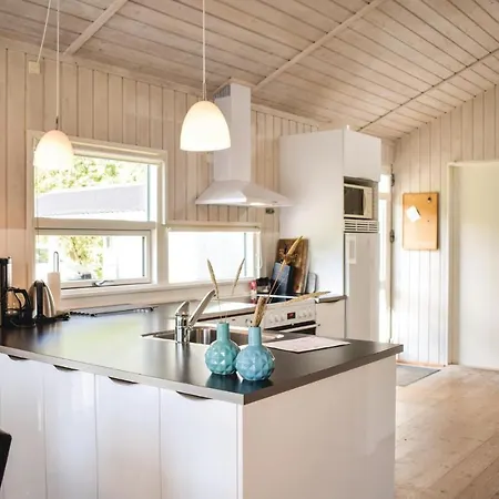 Semesterbostad Three-bedroom Holiday In *