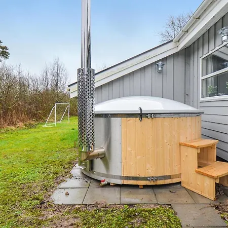 Three-bedroom Holiday In Semesterbostad *